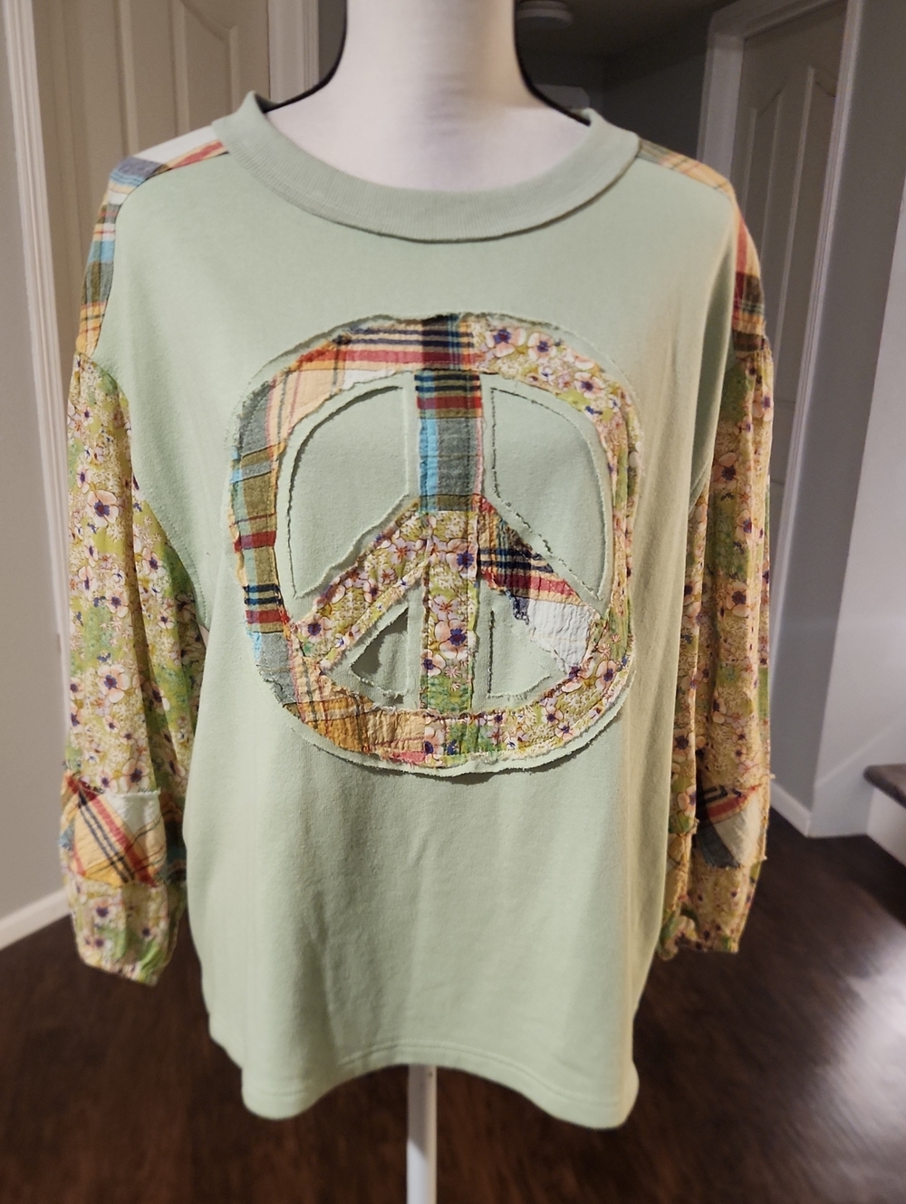NWT Sage + Fig Mixed Print Patchwork Peace Sign Boho Billow Sleeve Top